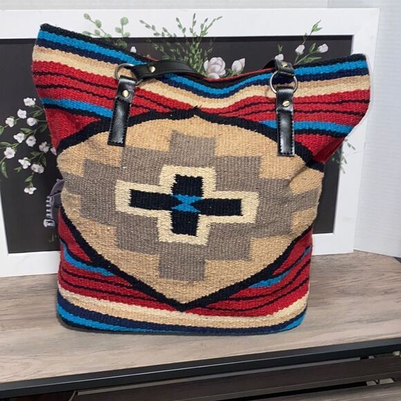 Santa Rosa woven Handbag - Picture 1 of 8